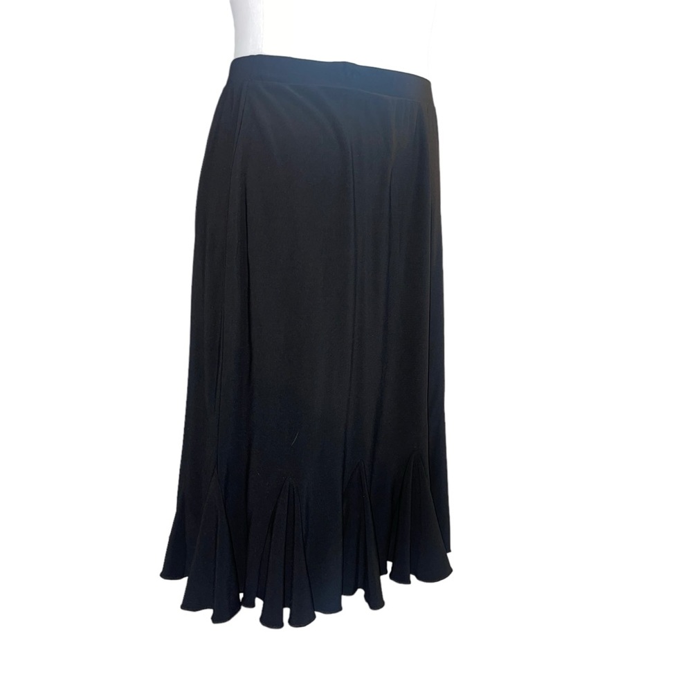 WHBM. Classic Black Skirt. Sz: XS. Stretchy. Figure flattering & forgiving 💕 - Picture 4 of 12